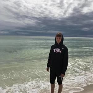 Meet your Posher, Cole